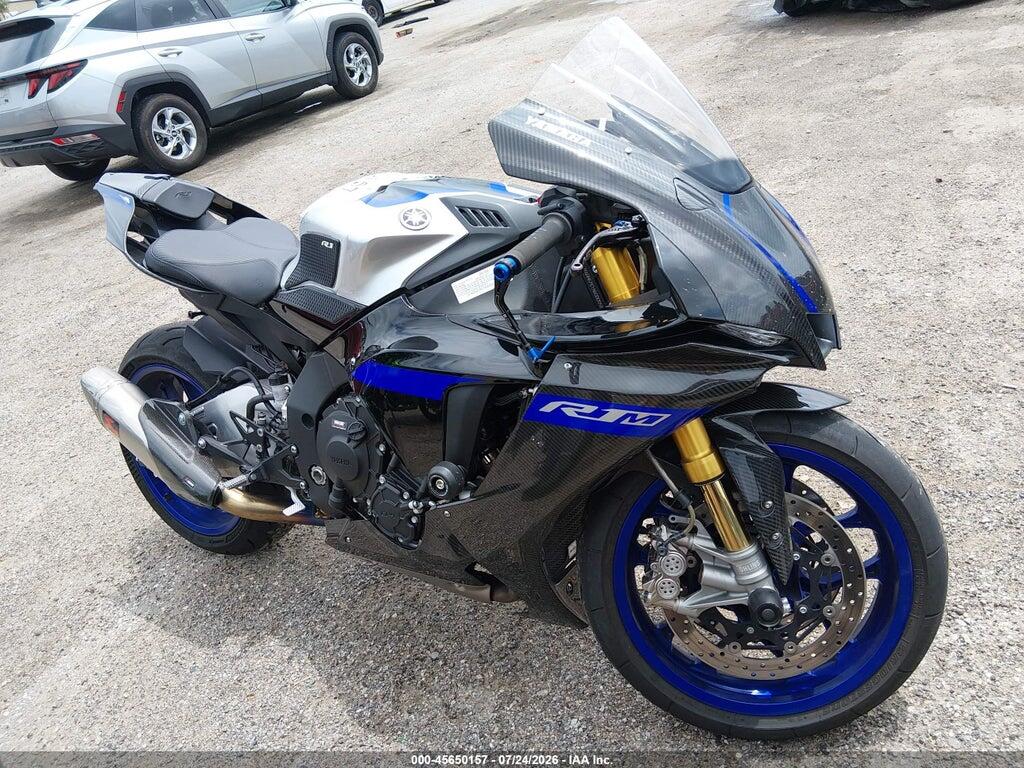 2022 YAMAHA YZFR1M JYARN67E1NA000552