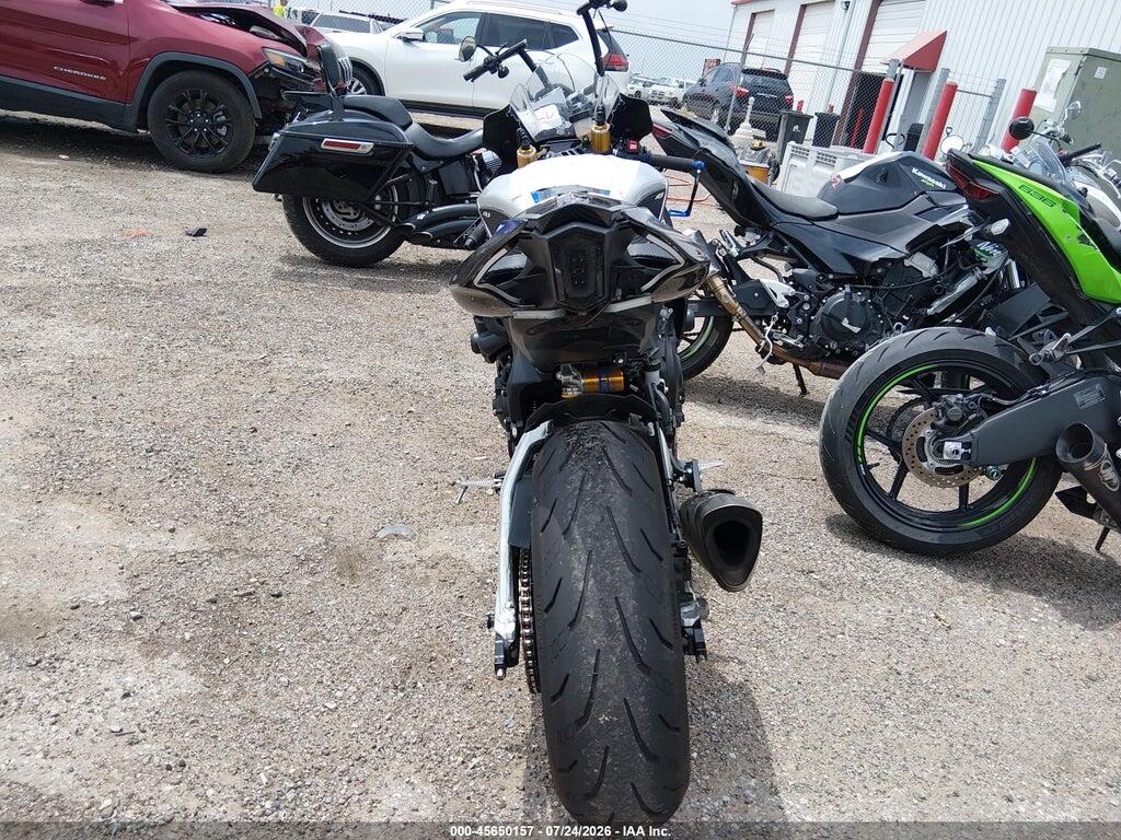 JYARN67E1NA000552 2022 YAMAHA YZFR1M photo no. 6