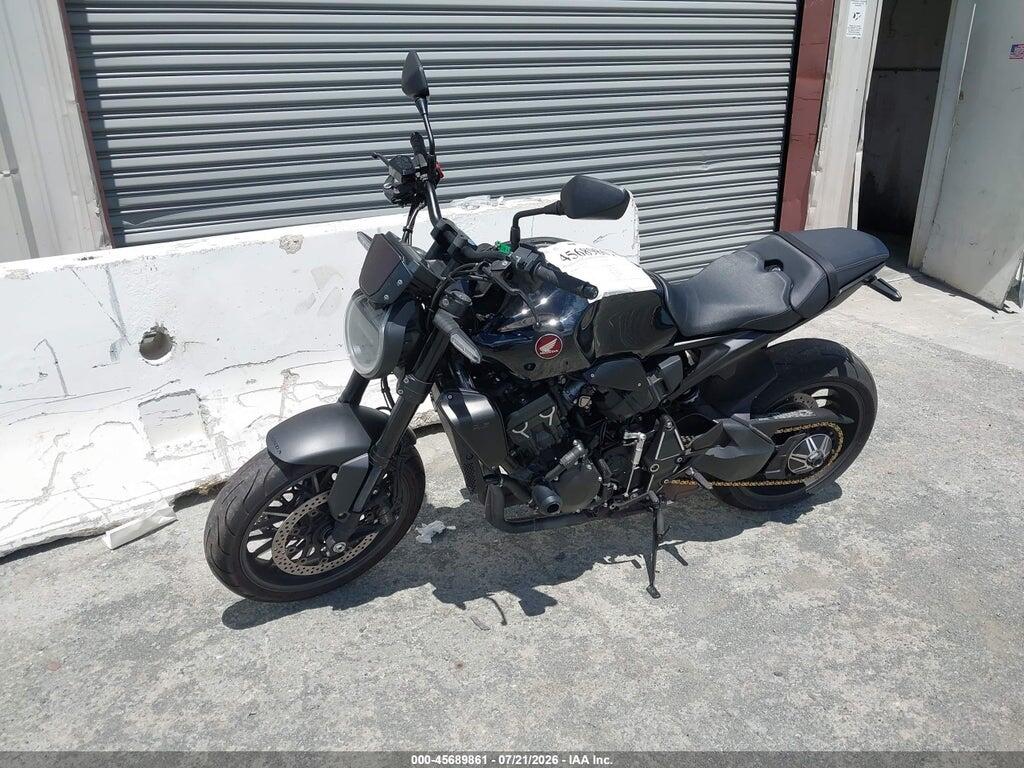 JH2SC8010PK500205 2023 HONDA CB1000 photo no. 2