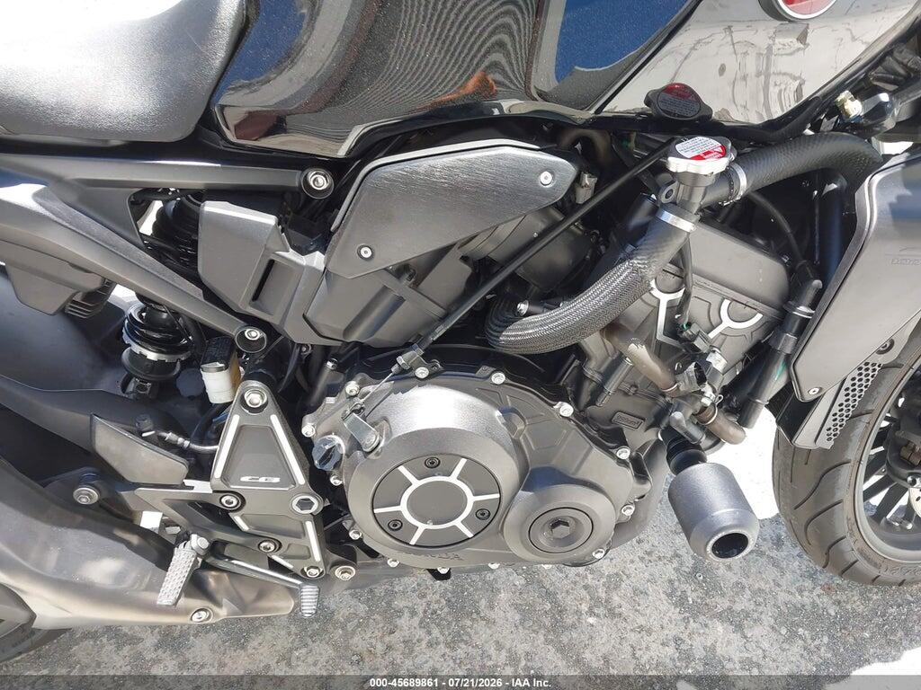 JH2SC8010PK500205 2023 HONDA CB1000 photo no. 8