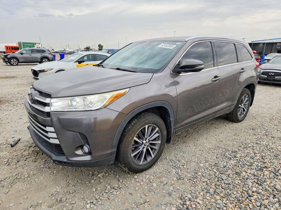 5TDJZRFH3HS432697 2017 TOYOTA HIGHLANDER photo no. 1