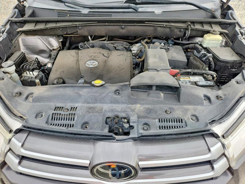 5TDJZRFH3HS432697 2017 TOYOTA HIGHLANDER photo no. 12