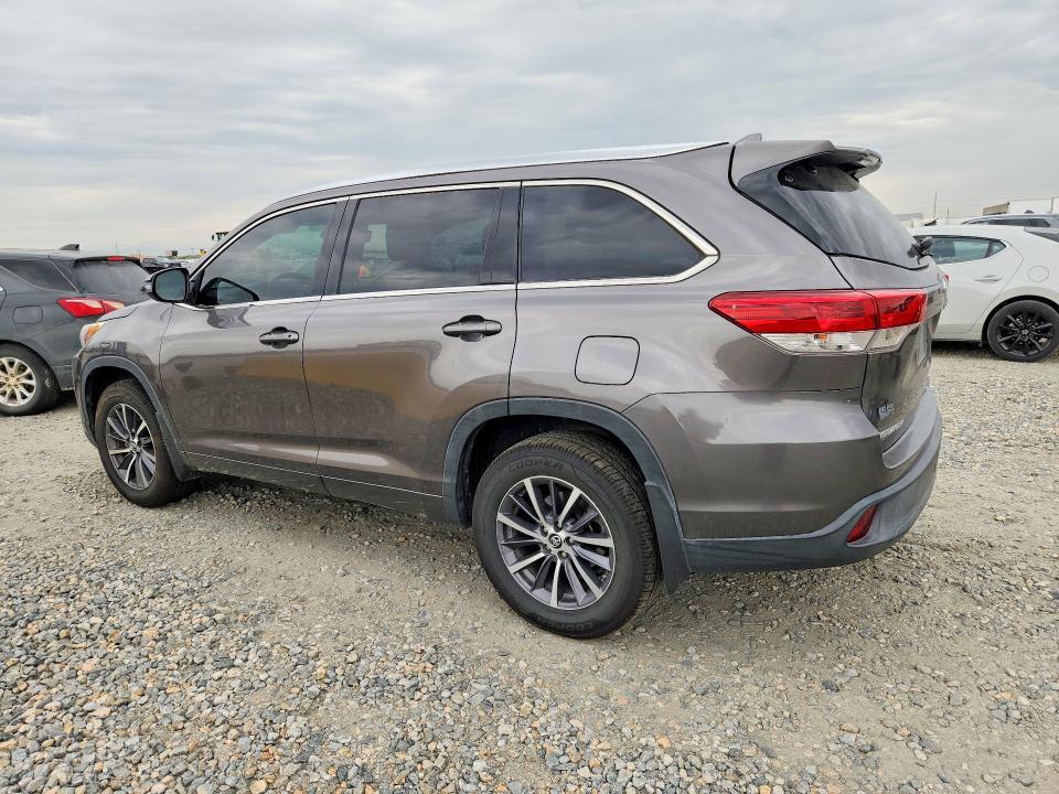 5TDJZRFH3HS432697 2017 TOYOTA HIGHLANDER photo no. 2