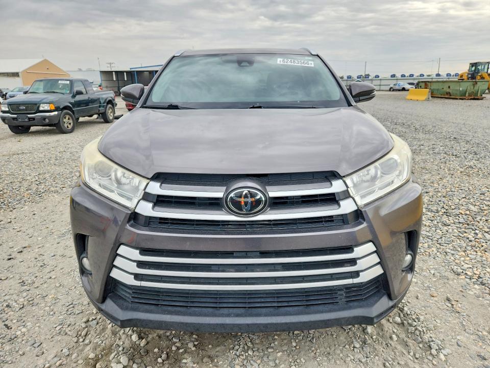 5TDJZRFH3HS432697 2017 TOYOTA HIGHLANDER photo no. 5