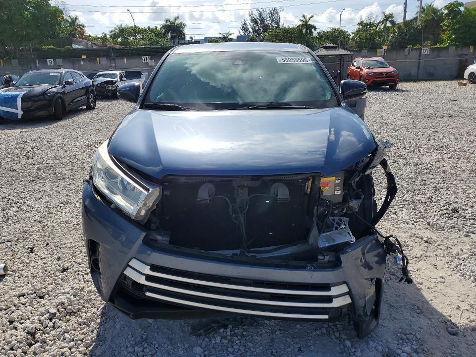 2017 TOYOTA HIGHLANDER LE — Фото 5 из 14