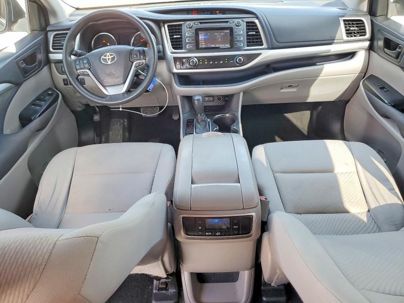 2017 TOYOTA HIGHLANDER LE — Фото 8 из 14