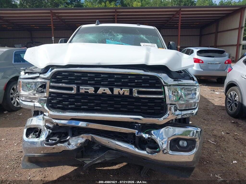 2024 RAM 2500 BIG HORN — Фото 12 из 16