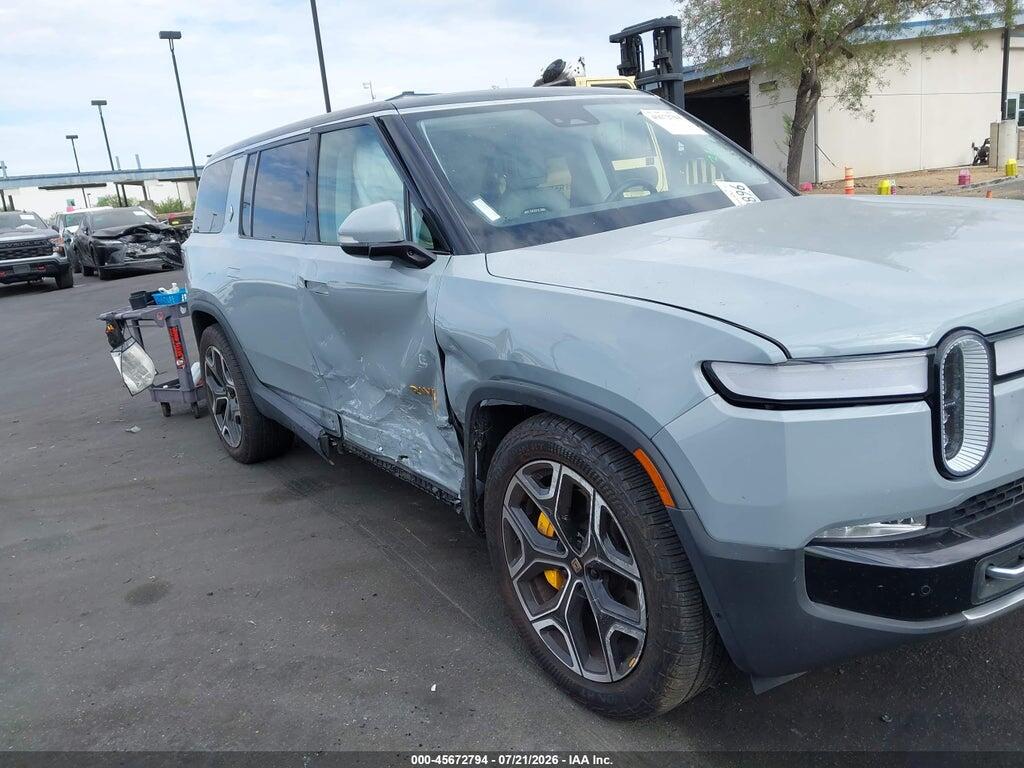7PDSGABA2RN039164 2024 RIVIAN R1S photo no. 11