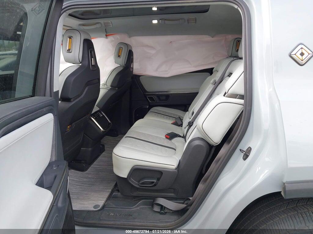 7PDSGABA2RN039164 2024 RIVIAN R1S photo no. 8
