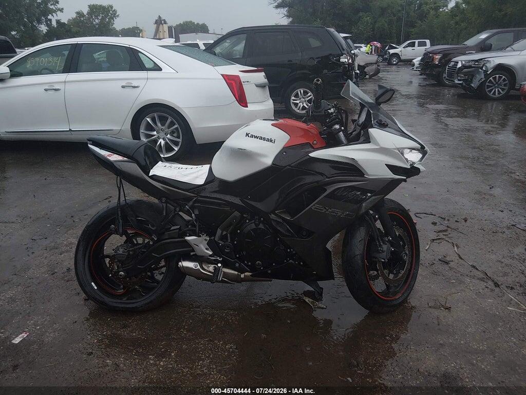 ML5EXER17PDA88832 2023 KAWASAKI EX650 photo no. 11