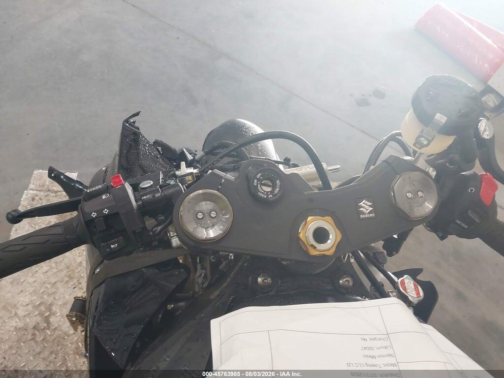JS1GR7MA1T7101697 2026 SUZUKI GSX-R750 photo no. 7