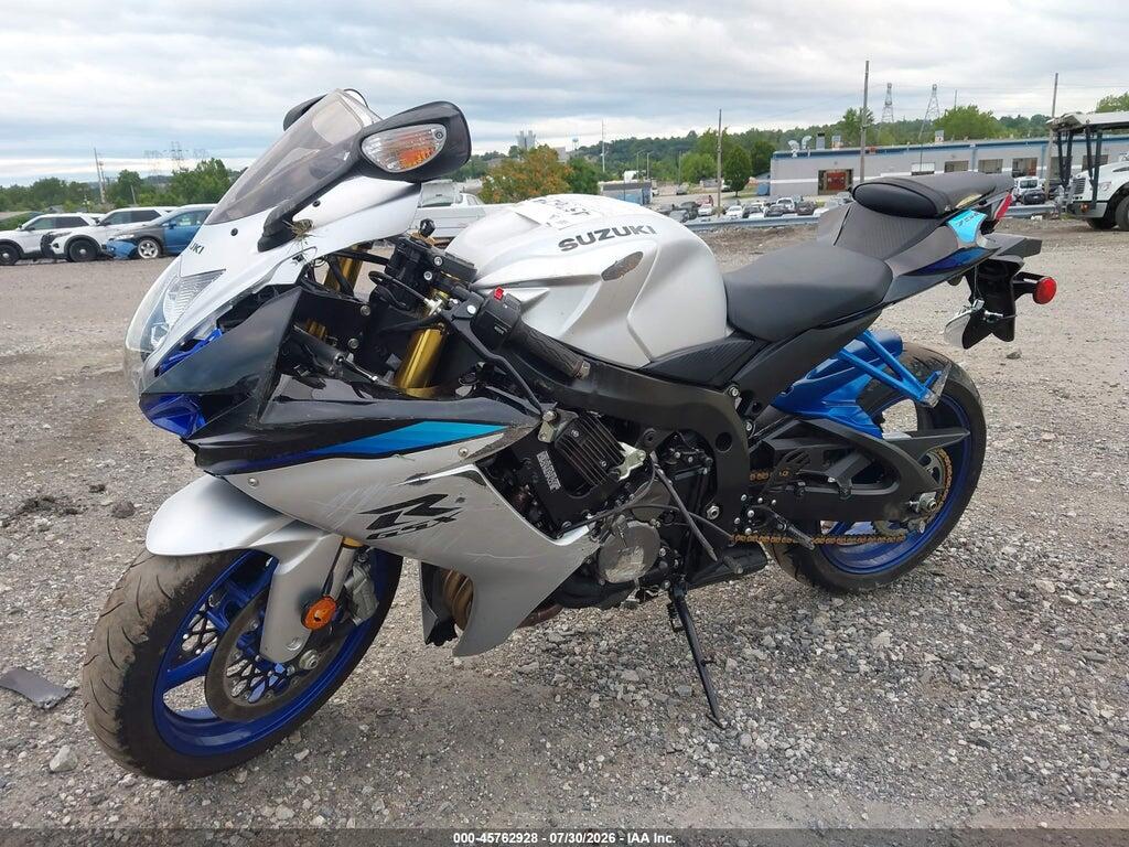 JS1GR7MA9T7100619 2026 SUZUKI GSX-R750 photo no. 2
