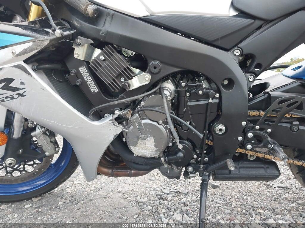 JS1GR7MA9T7100619 2026 SUZUKI GSX-R750 photo no. 9
