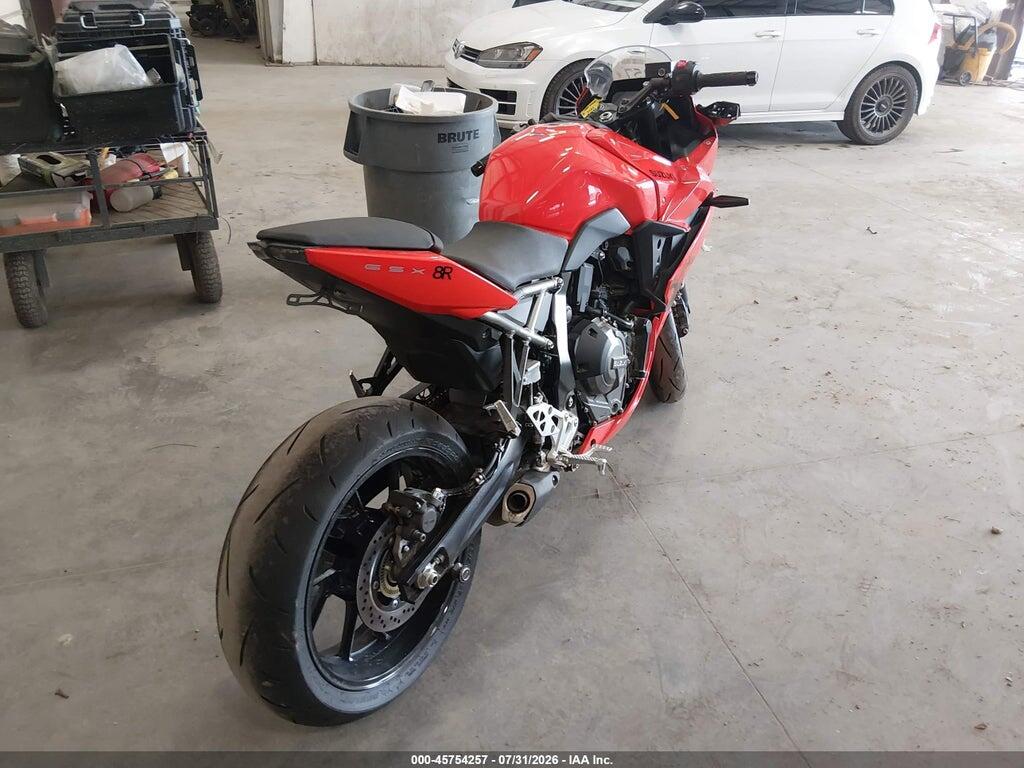JS1EM13B2T7101835 2026 SUZUKI GSX800 photo no. 4