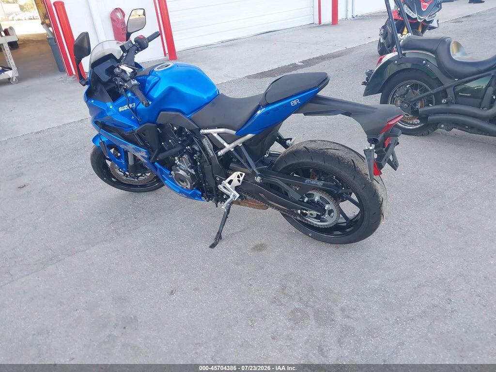 JS1EM13B4T7100654 2026 SUZUKI GSX800 photo no. 3