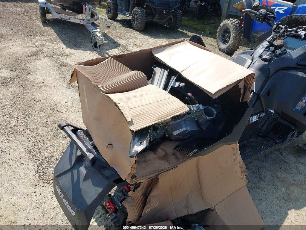 2BPSDARJ7RV000232 2024 SKI-DOO RENEGADE 900X photo no. 8