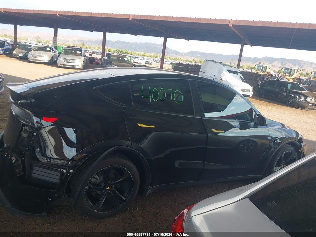 7SAYGDED4TA417709 2026 TESLA MODEL Y photo no. 12