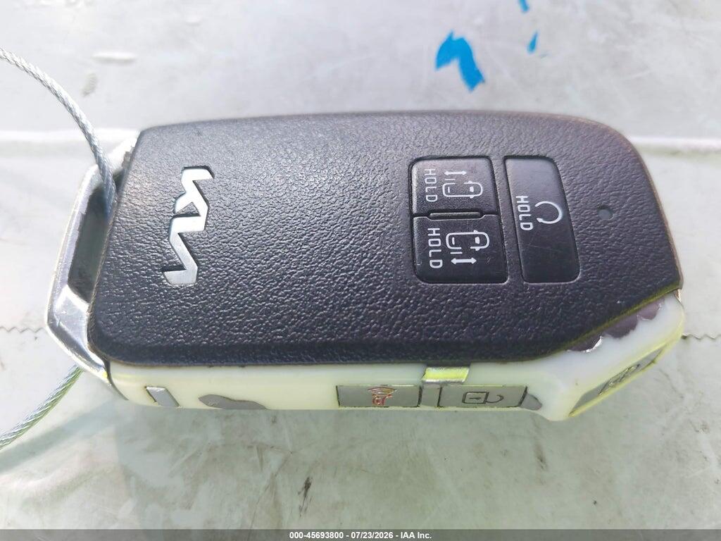 KNDNB4H3XP6237706 2023 KIA CARNIVAL MPV photo no. 11