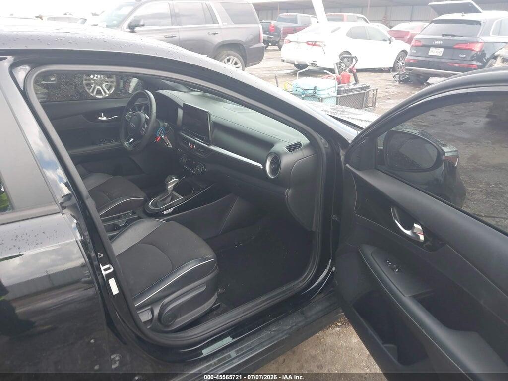 3KPF54AD9PE682690 2023 KIA FORTE photo no. 5