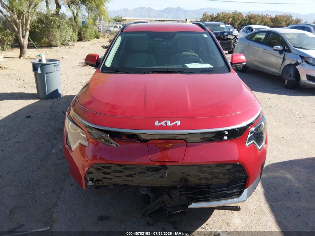 KNDCR3L18P5032054 2023 KIA NIRO EV photo no. 11