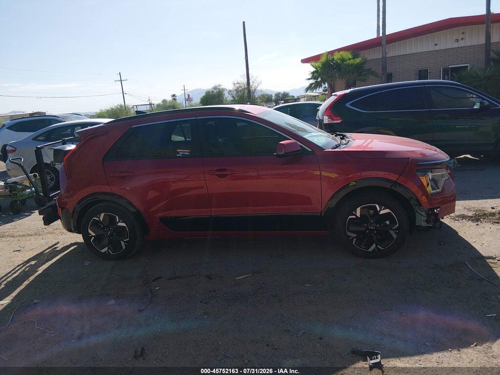 KNDCR3L18P5032054 2023 KIA NIRO EV photo no. 12