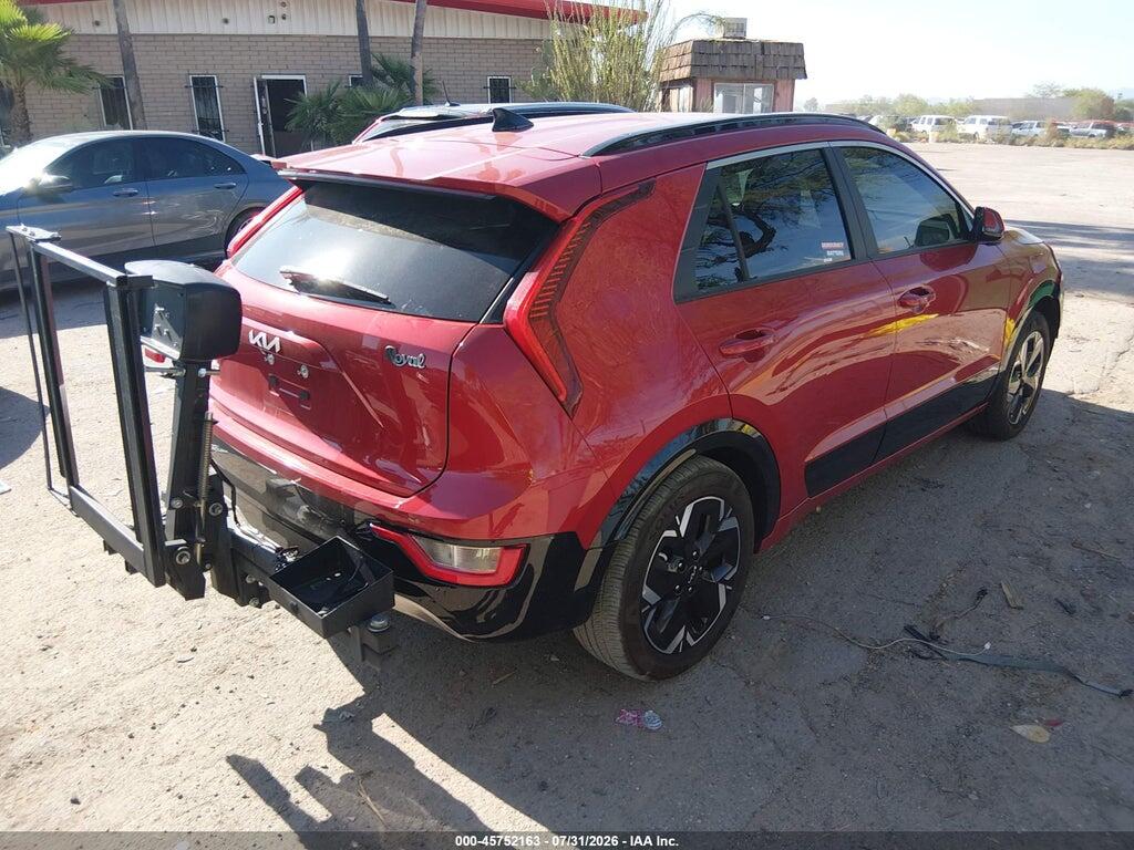 KNDCR3L18P5032054 2023 KIA NIRO EV photo no. 4