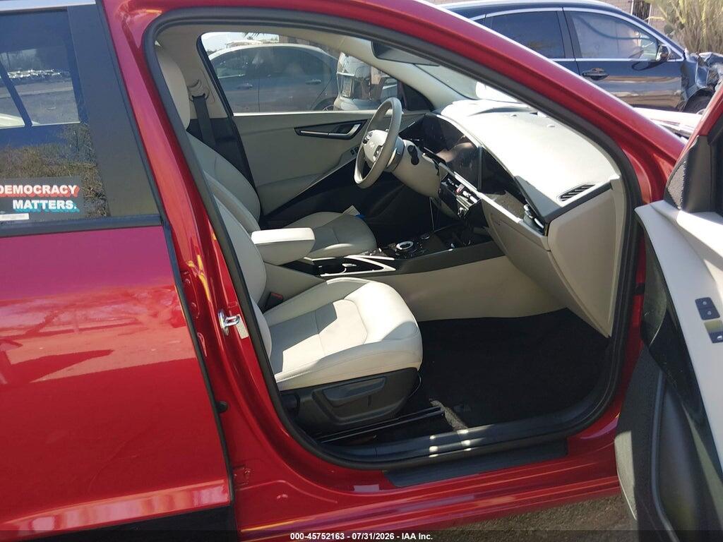 KNDCR3L18P5032054 2023 KIA NIRO EV photo no. 5