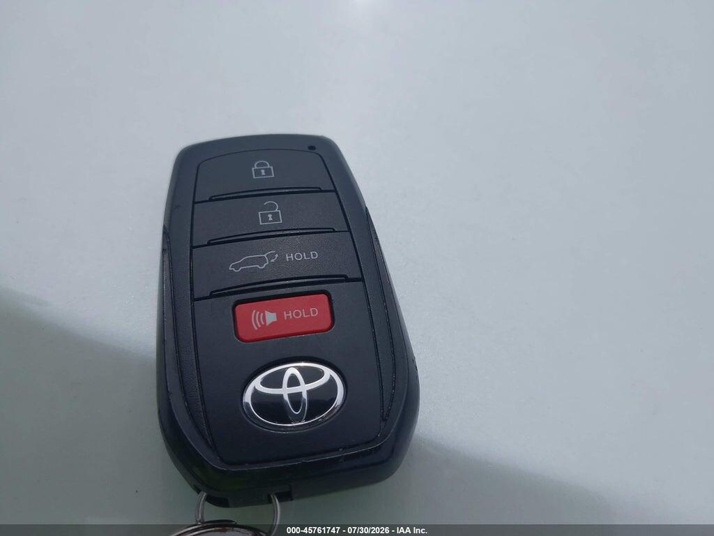 7MUDAABG6TV160647 2026 TOYOTA COROLLA CROSS photo no. 11