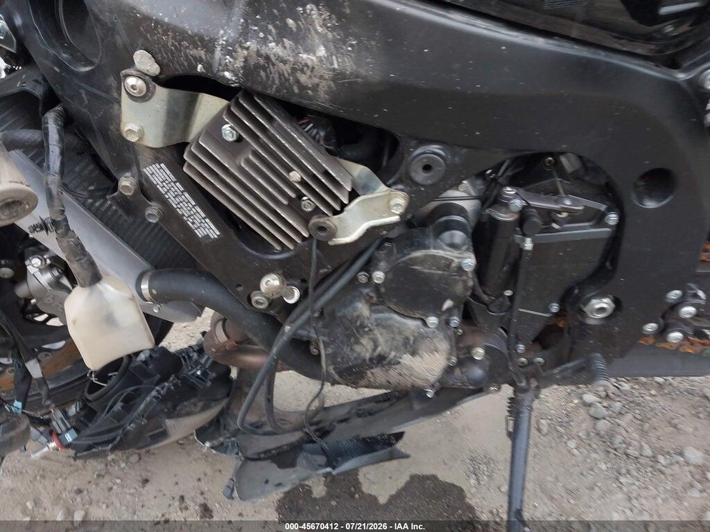 JS1GN7FA2R7100818 2024 SUZUKI GSX-R600 photo no. 9