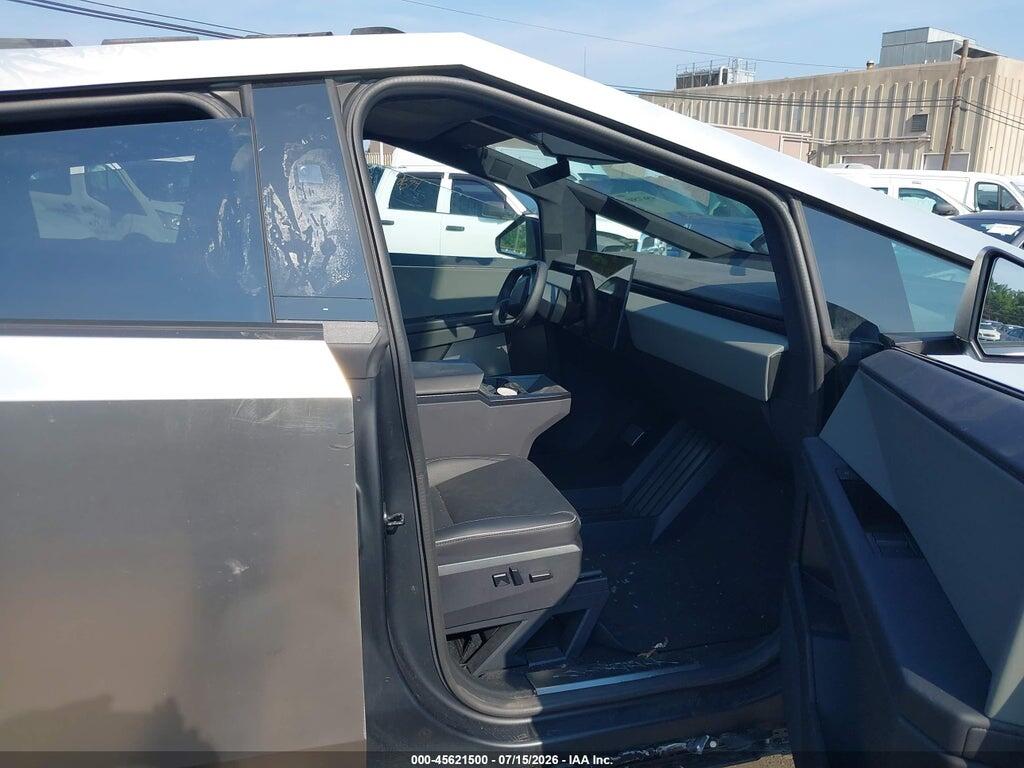 7G2CEHEE9RA031421 2024 TESLA CYBERTRUCK photo no. 5