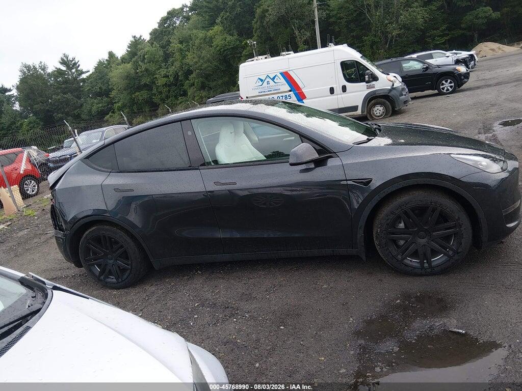 7SAYGAEE8RF066919 2024 TESLA MODEL Y photo no. 12