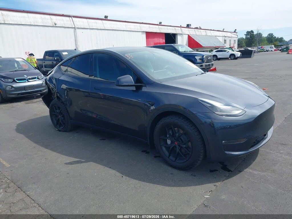 7SAYGAEE3RF213812 2024 TESLA MODEL Y photo no. 1