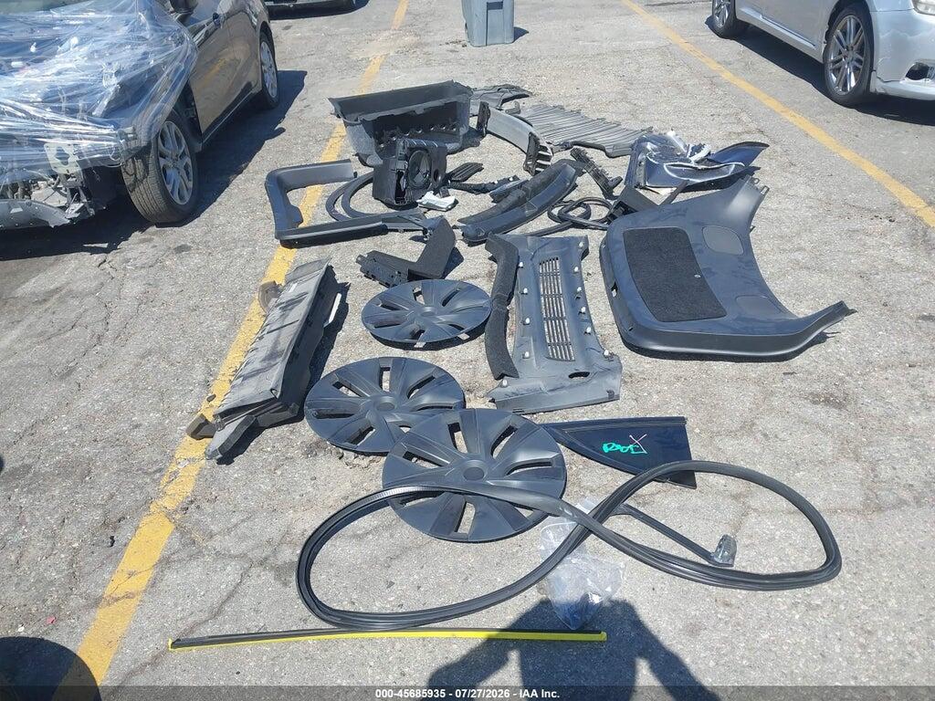 7SAYGDEEXRF181295 2024 TESLA MODEL Y photo no. 12