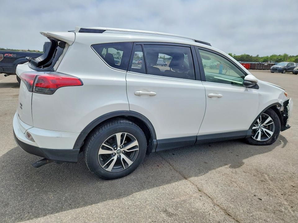 2017 TOYOTA RAV4 LE — Фото 3 из 13