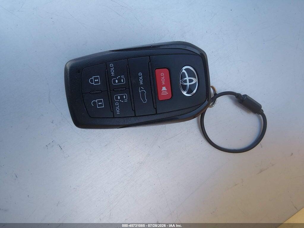 5TDYRKEC8TS313337 2026 TOYOTA SIENNA photo no. 11