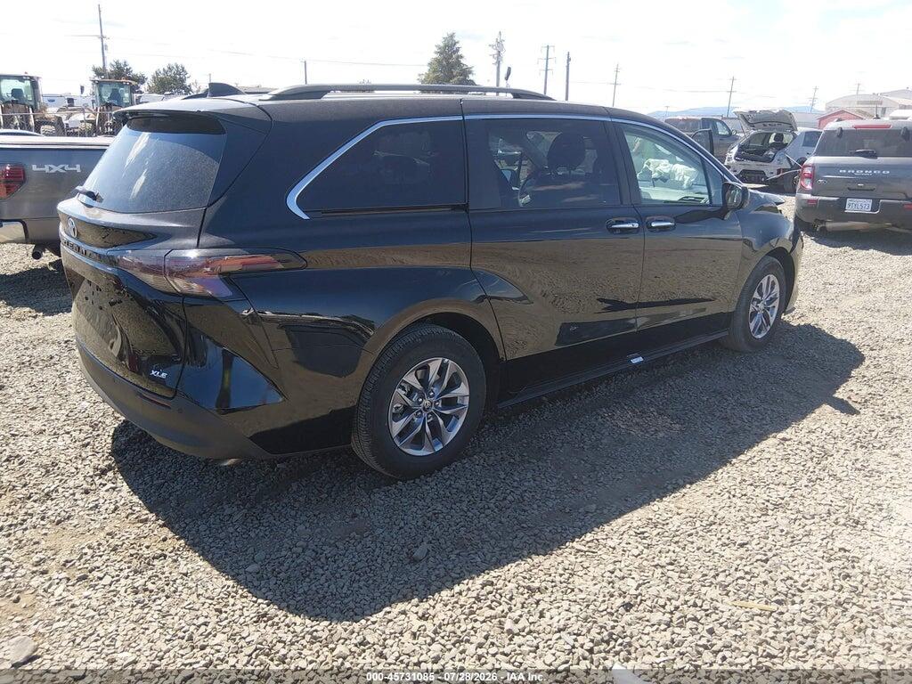 5TDYRKEC8TS313337 2026 TOYOTA SIENNA photo no. 4