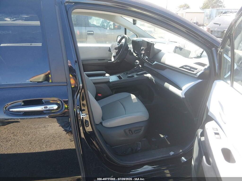 5TDYRKEC8TS313337 2026 TOYOTA SIENNA photo no. 5