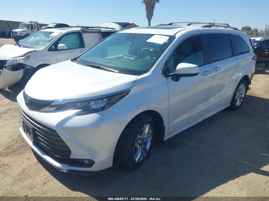 5TDYSKFC3TS228943 2026 TOYOTA SIENNA photo no. 2