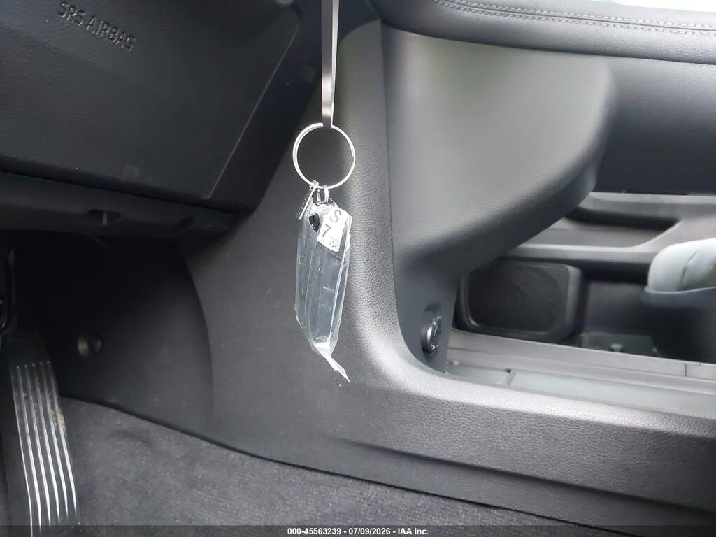 5TDYRKEC8TS331708 2026 TOYOTA SIENNA photo no. 11