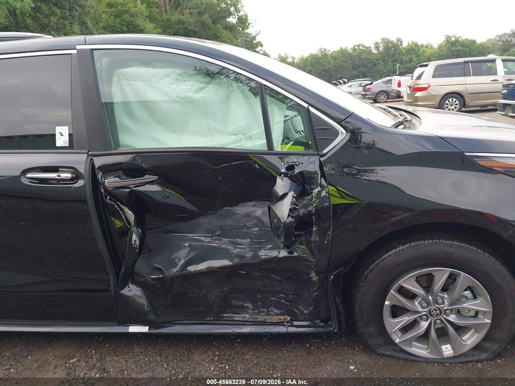 5TDYRKEC8TS331708 2026 TOYOTA SIENNA photo no. 6