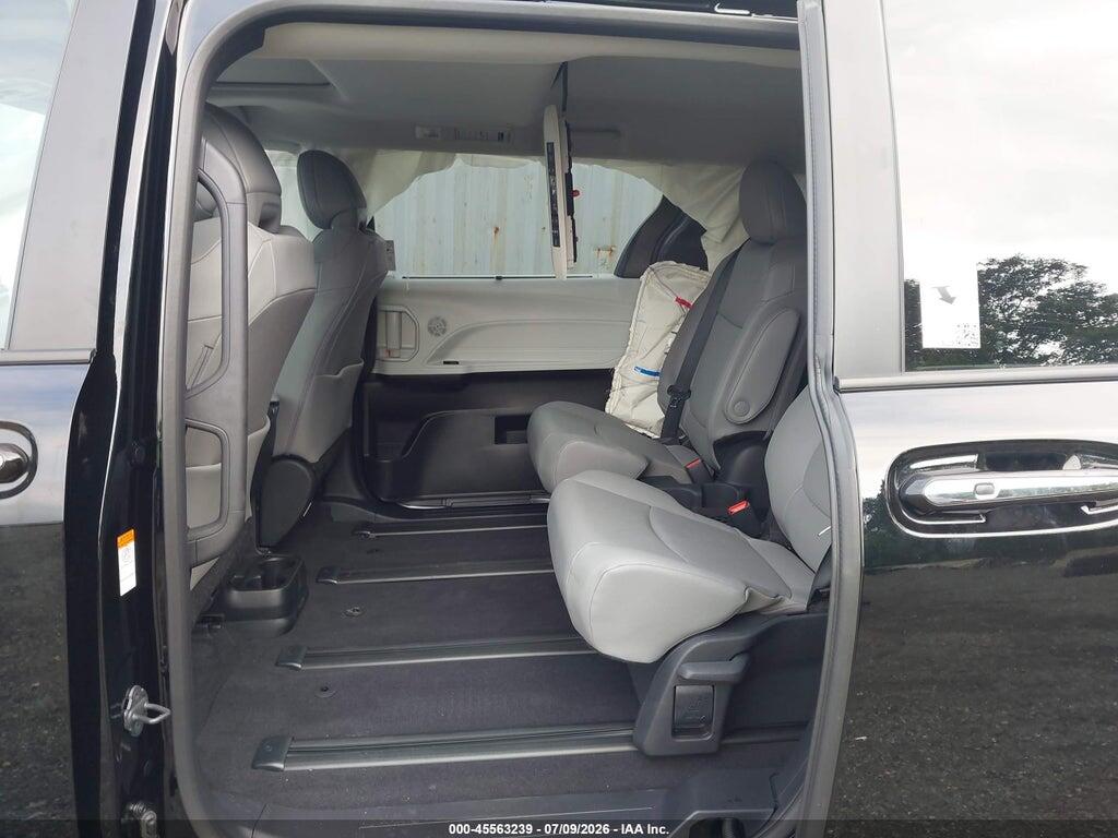 5TDYRKEC8TS331708 2026 TOYOTA SIENNA photo no. 8