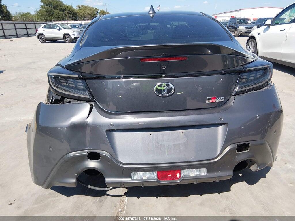 JF1ZNBE10R8757880 2024 TOYOTA GR86 photo no. 6