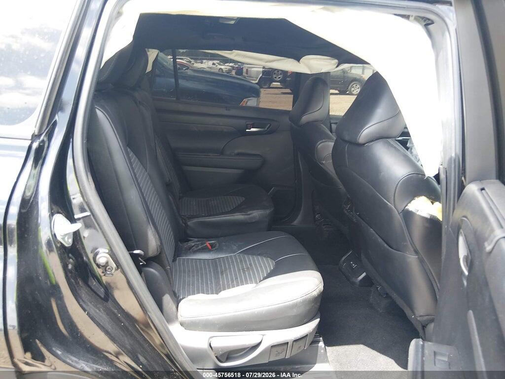 5TDKDRAH8RS527686 2024 TOYOTA HIGHLANDER photo no. 8