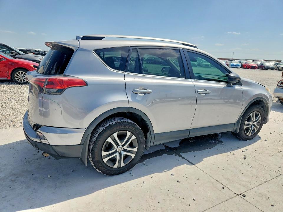 2T3ZFREVXHW333991 2017 TOYOTA RAV4 photo no. 3