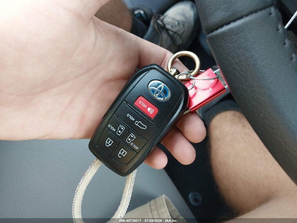 5TDYRKEC3RS220122 2024 TOYOTA SIENNA photo no. 11