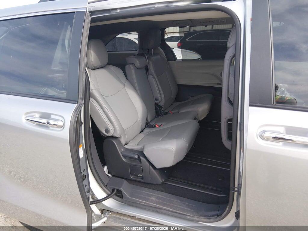 5TDYRKEC3RS220122 2024 TOYOTA SIENNA photo no. 8
