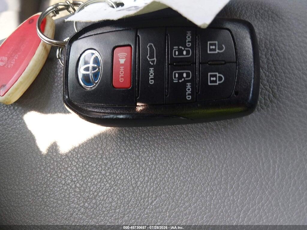 5TDYSKFC0RS149738 2024 TOYOTA SIENNA photo no. 11