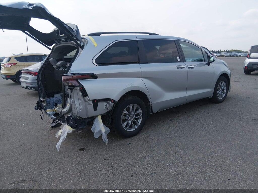 5TDYSKFC0RS149738 2024 TOYOTA SIENNA photo no. 4