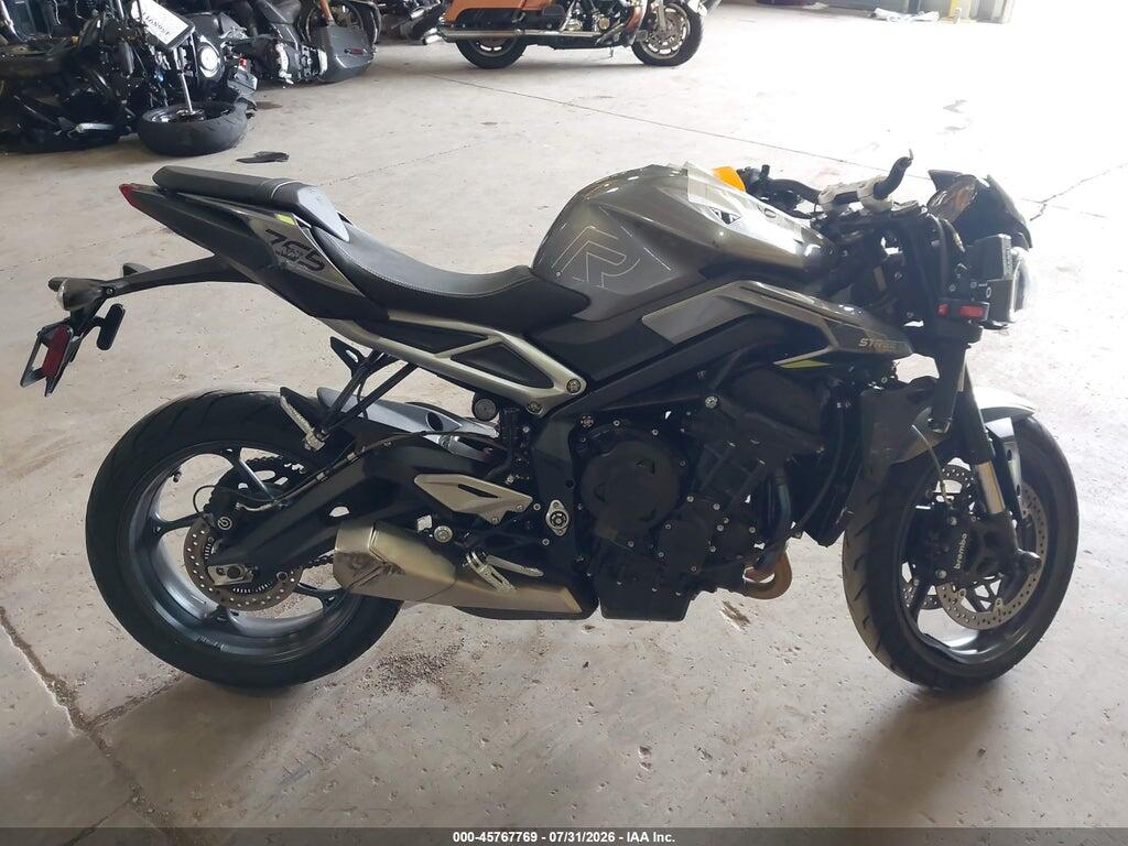 SMTA604S6RTBL0265 2024 TRIUMPH MOTORCYCLE STREET TRIPLE photo no. 12