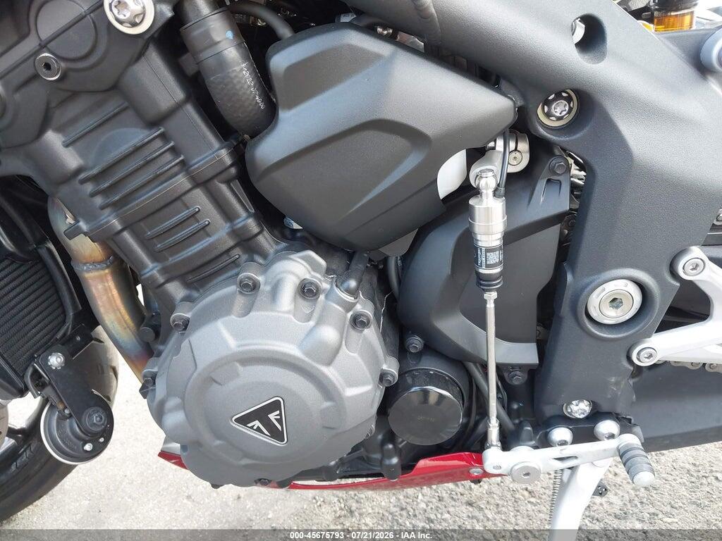 SMTP01ST0RTBP7983 2024 TRIUMPH MOTORCYCLE SPEED TRIPLE photo no. 9